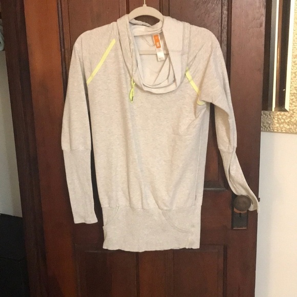 Lucy Oversized Pullover Sweater - Picture 1 of 8